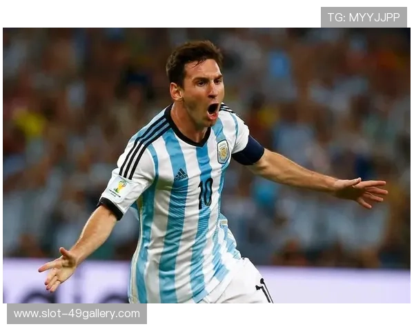 阿根廷前足球球星梅西的辉煌历程与传奇成就回顾